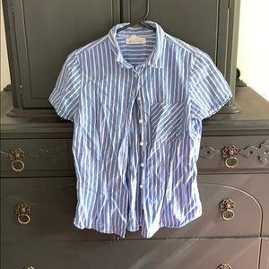 Button up, collared T